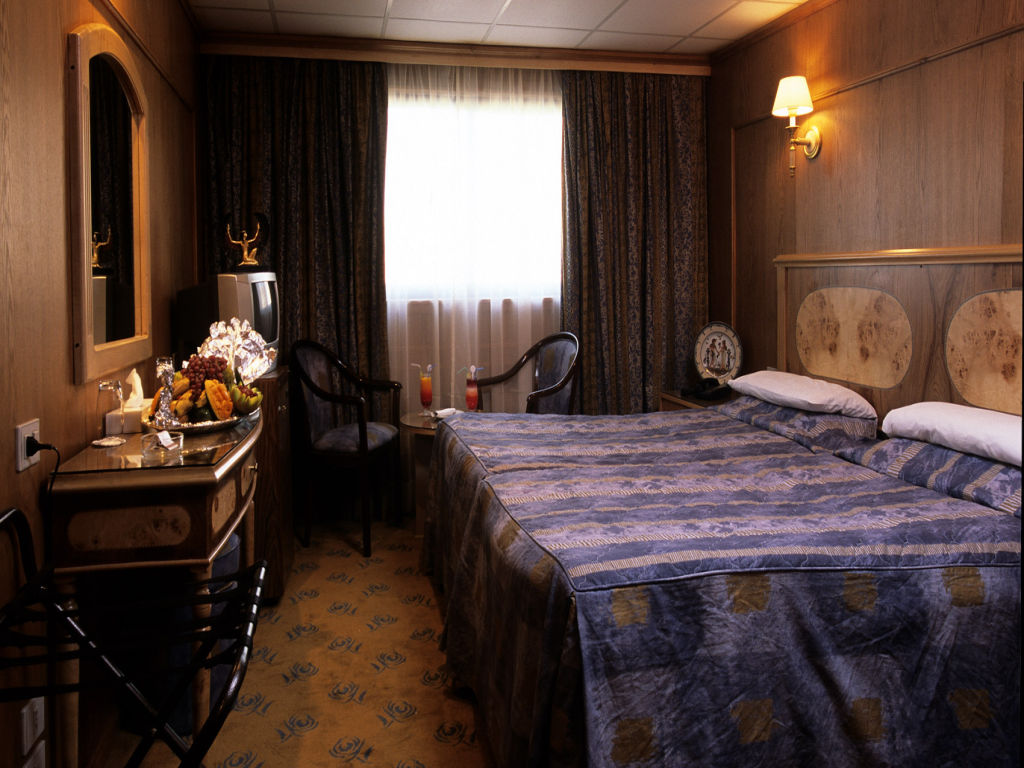 MS Nubian Sea Lake Cruise