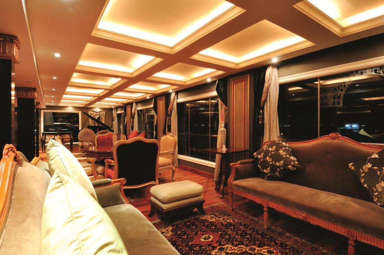 Mövenpick Misr Steamer Cruise